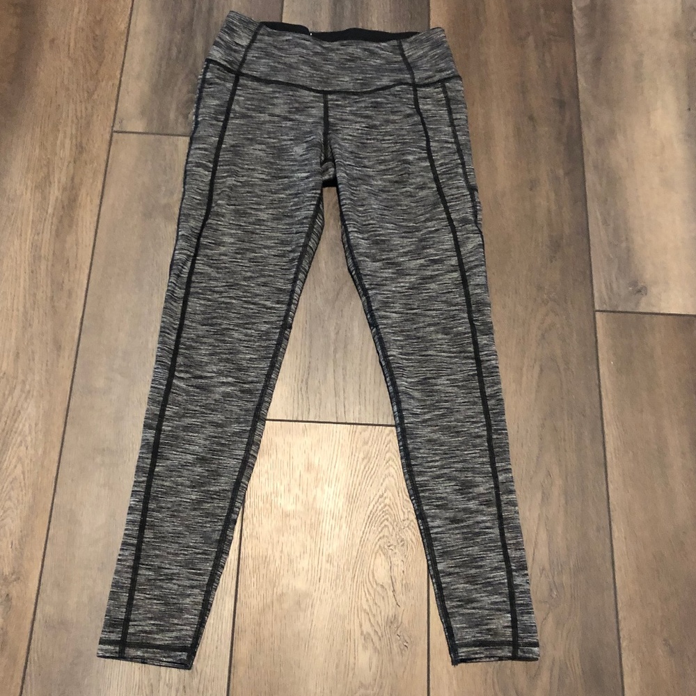 Victoria Sport Knockout Leggings - Sz M